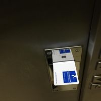 エレベーターはキーカードを入れ抜いてから利用階のボタンを押す