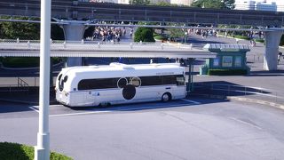 ディズニーリゾートクルーザー　ミッキーモチーフの超かわいいバス