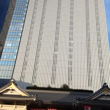 今昔を感じる建物です