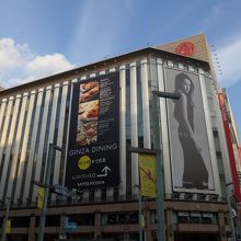 銀座三越の建物外観