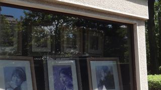 写真を撮りに来た人たちの息づかいを感じます。