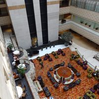 吹き抜けのロビー