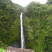 ハワイの神話でも有名な滝