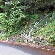 滝壺は側溝になるのでしょうか？