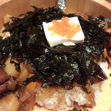 ランチのチムタク丼980円。