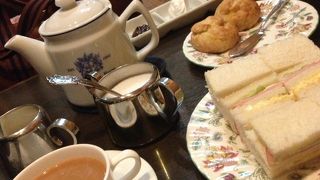 デパートの中のティールーム