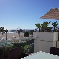 オーシャンビューのテラスからのサンタモニカビーチ