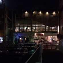 夜の桜坂劇場