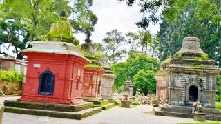 ムルガスタリの森にある寺院