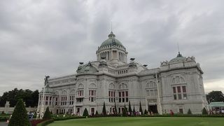 とりしまりが厳しいが、中がすばらしい。