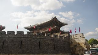 水原華城の入り口