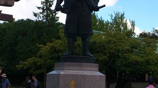豊国神社の鳥居前