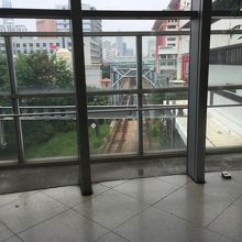 香港側から深センを見る