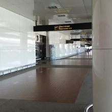 空港建屋の玄関口