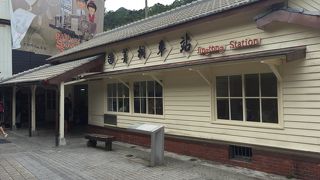 日本統治下につくられた駅舎