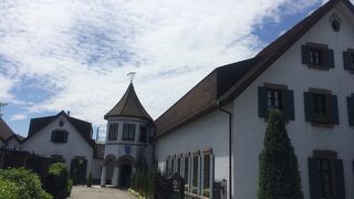 なぜここに東山魁夷記念館が？