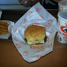 モッツアバーガー