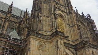 荘厳な造りです