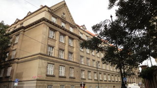 建物の外観だけ見ました