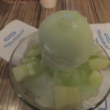 ガリガリ氷のメロンかき氷