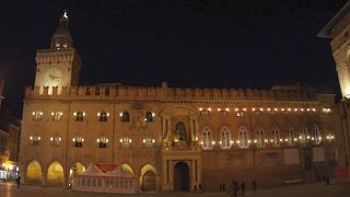 市庁舎（コムナーレ宮）