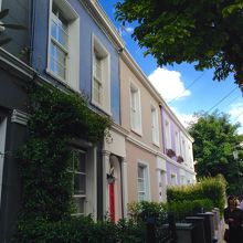 民家ですが、カラフルで可愛かったので…