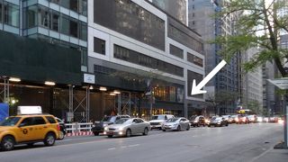 惣菜を買ってホテルで夕食 ～ ホール フーズ マーケット (ミッドタウンイースト店)