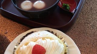 昭和ロマンな喫茶店。ケーキも美味しくて安いです。