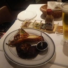 食事のセット付で9,000円です