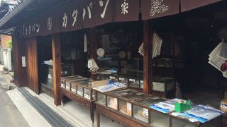 昭和時代の雰囲気がある店舗