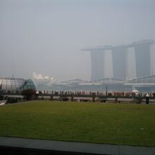 マリーナベイサンズが見えました