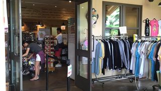 移転完了！モンキーポッドの木陰の下でゆっくり味わえます