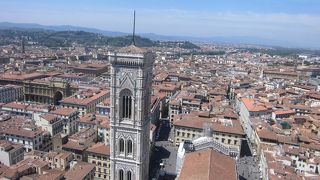 芸術的にも、素晴らしい鐘楼