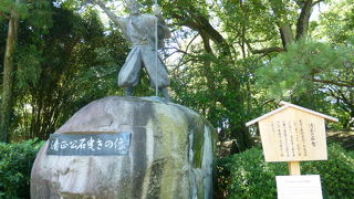 石の上に乗った加藤清正です