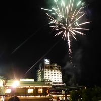 夏は花火があがってました