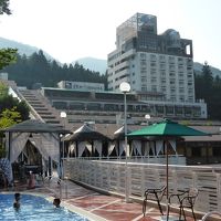 夏はプールが開放されますが、想像以上に小さかった。