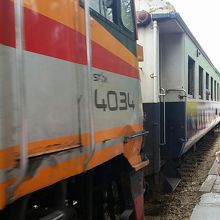 客車に乗り込む