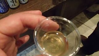 有料では有りますが、お試しセットも有って、お酒をリーズナブルな値段で飲む事ができます。また、無料も試飲も有りますので、ぜひ