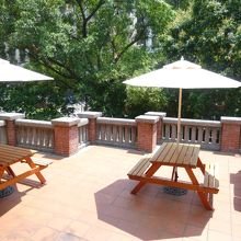 テラスもかなり広いです