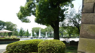 水が楽しい演技をしています！