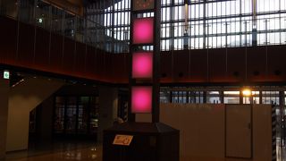 時間帯によって色が変わる