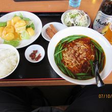 ボリューム一杯のエビマヨランチ　台湾ラーメンがついて７００円