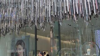 アクセサリーはいつもスワロフスキー(*^-^*) そして新製品から全てが揃っている銀座店!1