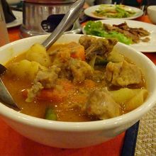 骨付き肉のカレー