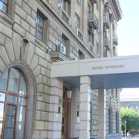 ソ連時代からあるホテル。スターリン・クラシック様式。