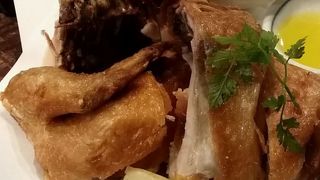 丸揚げ鳥が絶品！