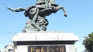 「分倍河原の戦い」での新田義貞の雄姿です。