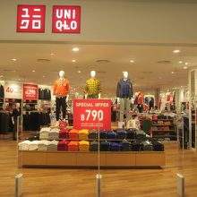 ユニクロ (エムクオーティエ店)