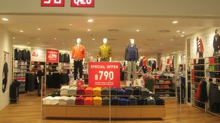 秋物の長袖、アウターを販売