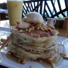 スムージーとバナナパンケーキ